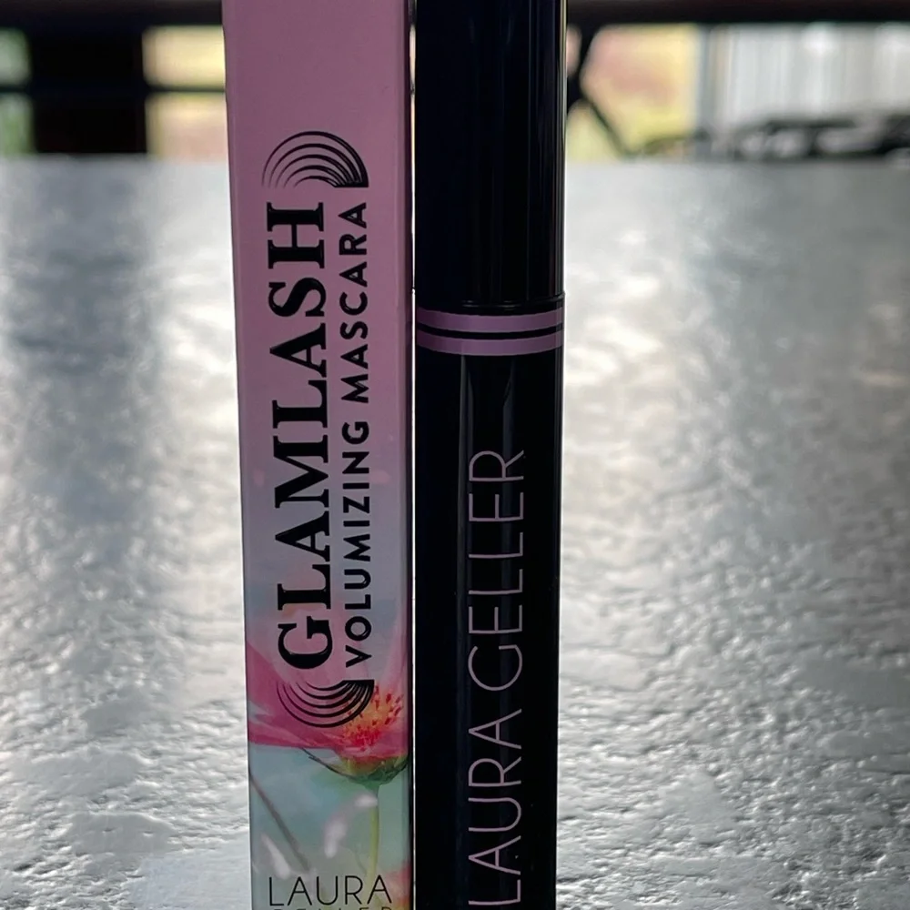 LAURA GELLER Glamlash Volumizing Mascara